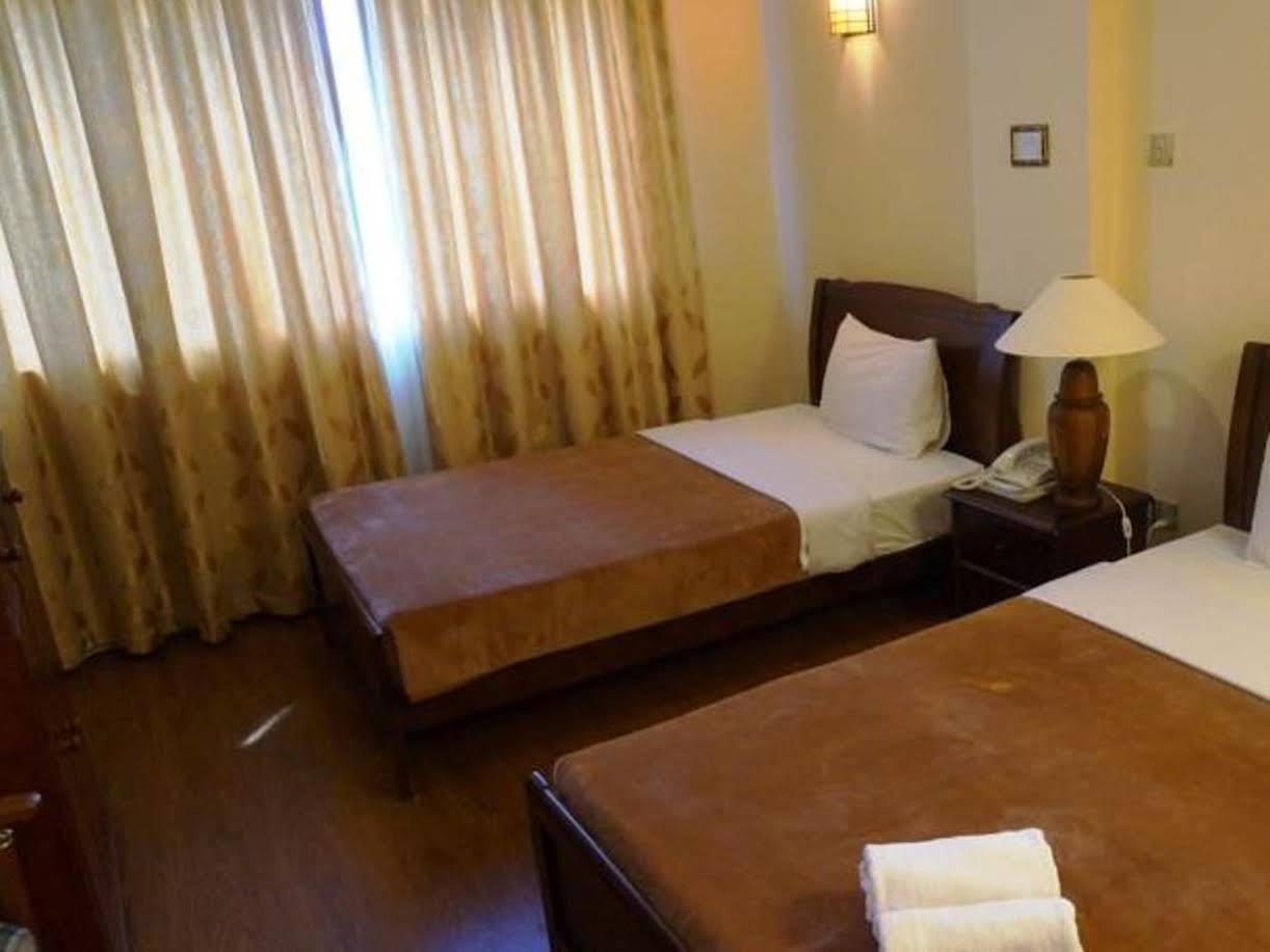 Jeruton Hotel Kampong Jerudong Exterior photo
